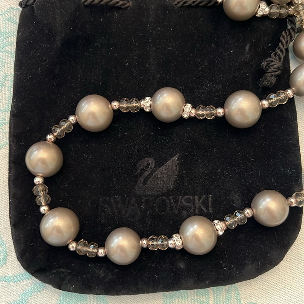 Carolee Grey Pearl Necklace w Swarovski Pouch - Picture 2 of 14